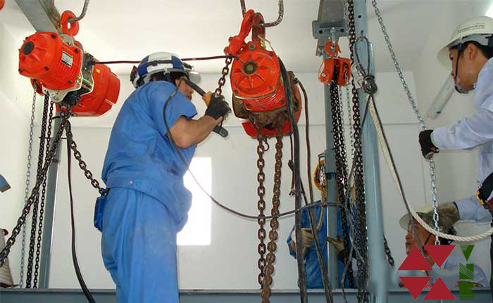 Đầy đủ trang thiết bị đảm bảo tiến độ lắp đặt thang máy